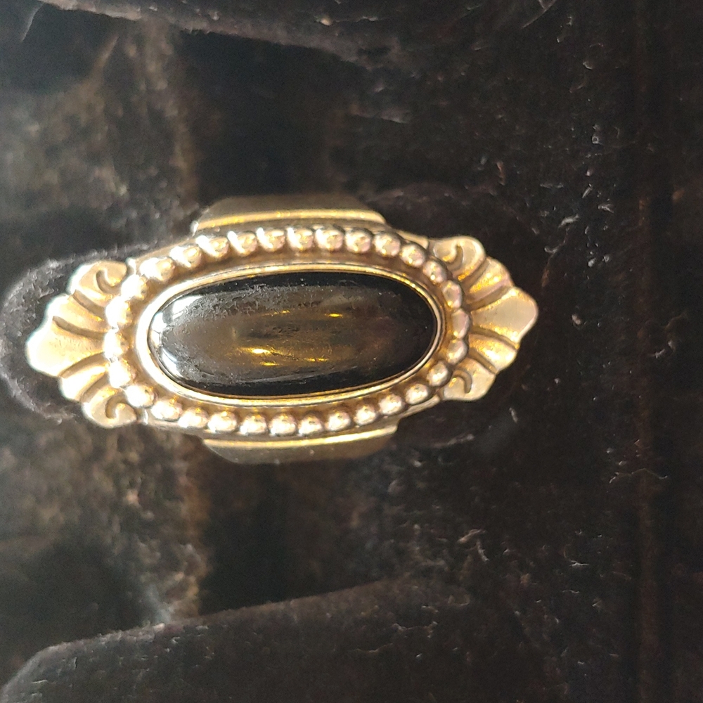 Ring - Picture 2 of 3